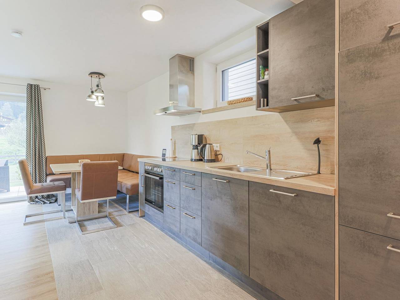 Geheel appartement, Knus appartement met terras bij de skilift in Bramberg am Wildkogel, Pinzgau