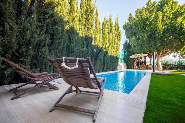 Ferienhaus für 15 Personen, mit Garten und Pool sowie Ausblick - 1