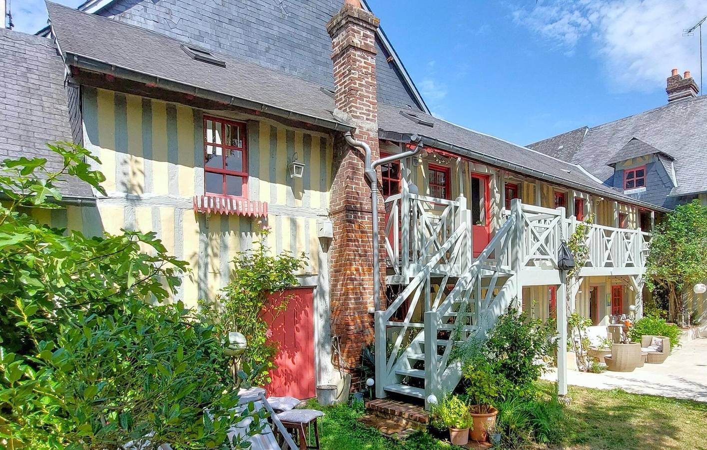 Apartamento vacacional entero, Acogedor apartamento con jardín, wifi y aparcamiento - A 2 km de la playa in Sainte-Famille-en-Auge, Region de Lisieux
