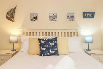 Holiday Home for 4 People in Falmouth (Cornwall), South West England, Photo 2