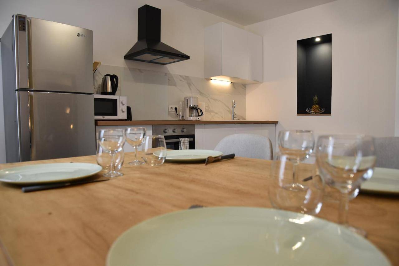 Appartement entier, Three-Bedroom Apartment in Saint-Martin la Rivière, Valdivienne
