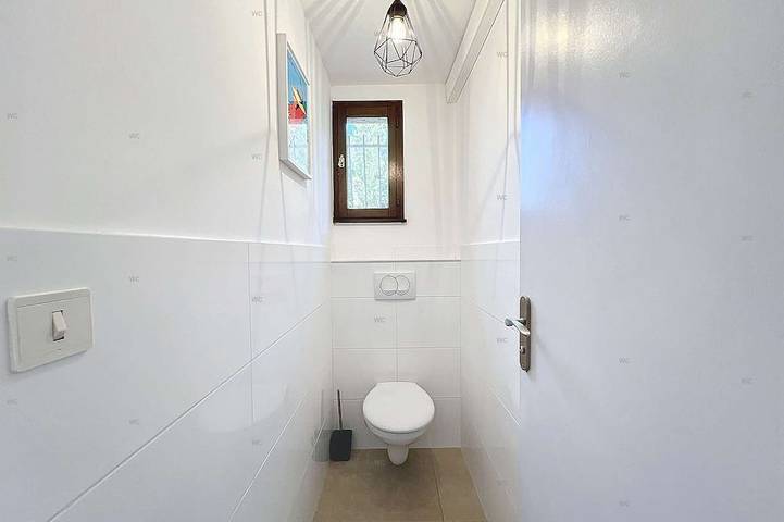 Cozy 3Br Villa, 200m from Santa-Giulia Beach, Sleeps 8, AC, BBQ, Parking Included in Santa Giulia, Porto Vecchio