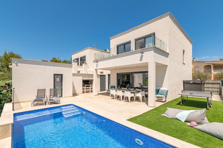 Villa für 8 Personen, mit Balkon und Terrasse sowie Seeblick in Playa de Muro - 3