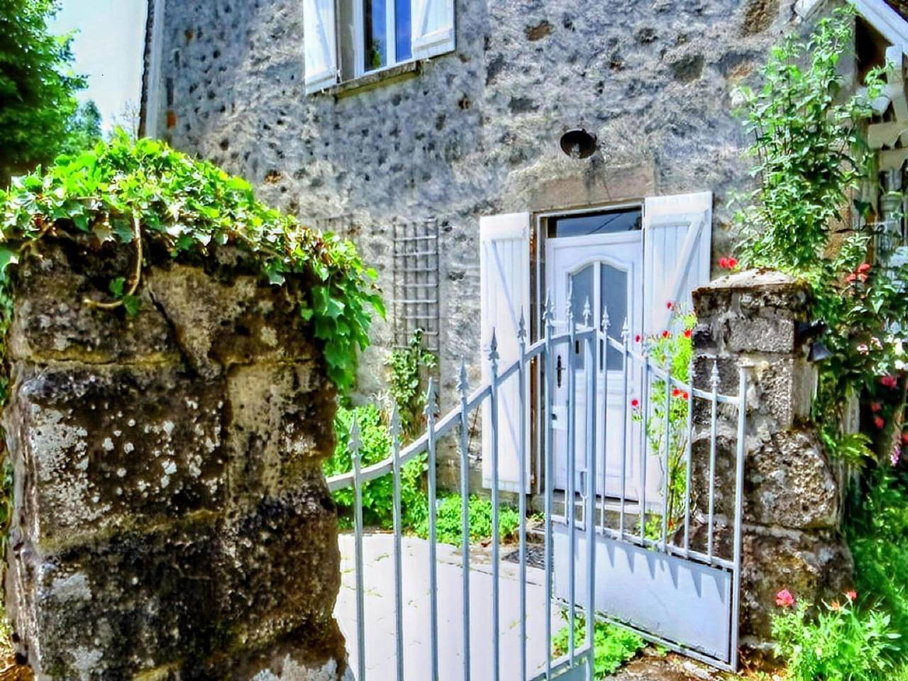 Maison de vacances pour 6 personnes avec piscine in Saint-Cirgues-de-Malbert, Région d'Aurillac
