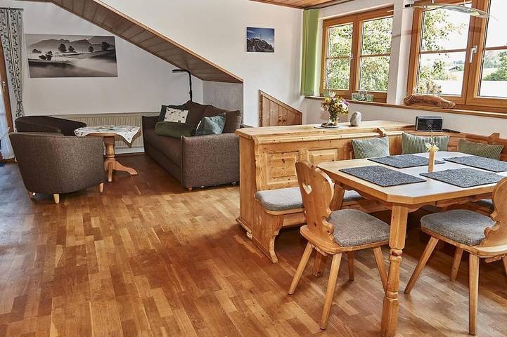 Bauernhof für 4 Personen, mit Balkon und Garten in Nesselwang