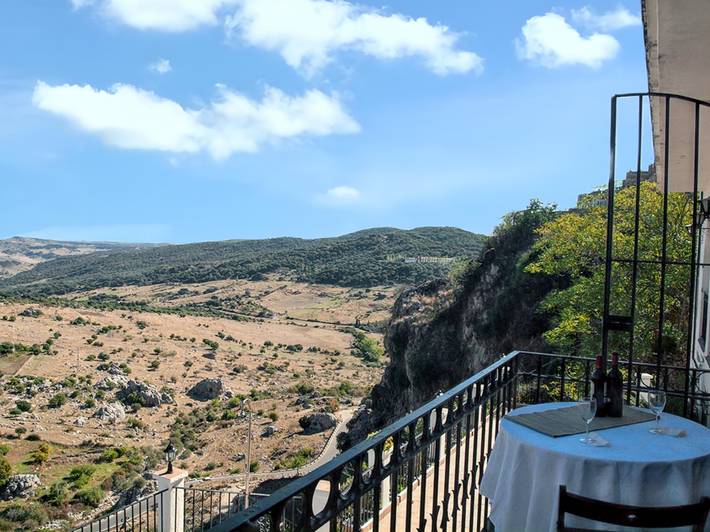 Casa rural para 12 personas, con piscina y terraza en Grazalema - 2