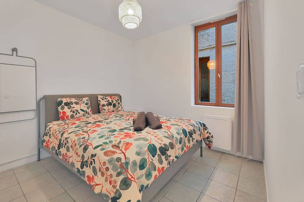 Apartamento entero, L’Éclat d’Eucalyptus - Appt pour 2 à Saint-Quentin in San Quintín (Aisne), Aisne