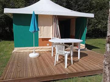 Camping pour 4 Personnes dans Saint-Chamarand, Parc Naturel Régional des Causses du Quercy, Photo 1