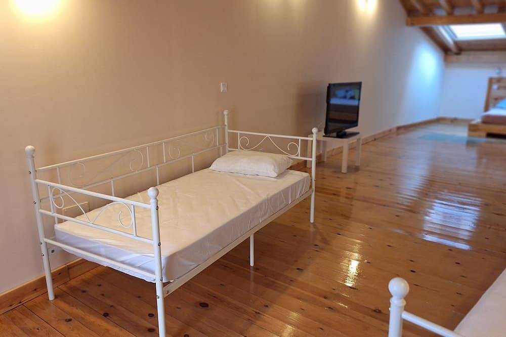 Casa Ideal Para Familias, al Lado de Rutas de Senderismo in Sotillo de la Adrada, Ávila Region