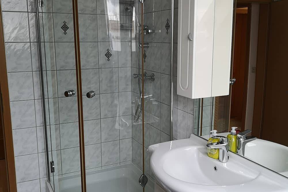 Ganze Wohnung, Drei Zimmer Appartment 2+2 Personen in Weingarten, Region Bodensee-Oberschwaben