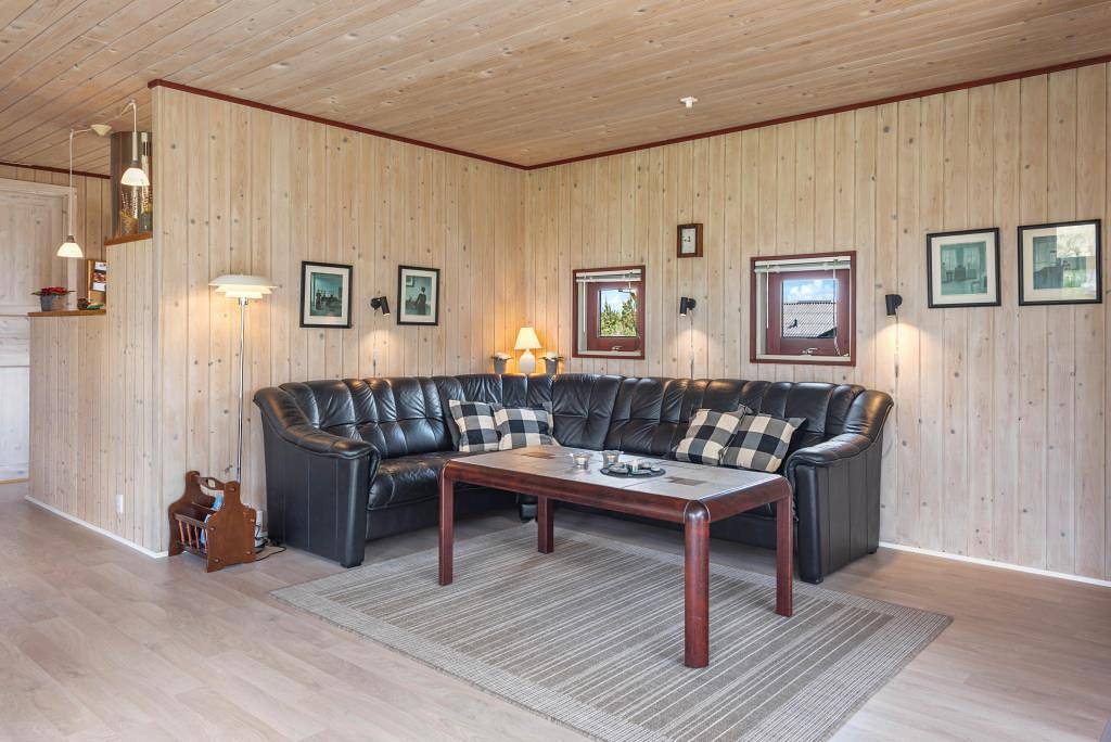 Gemütliches Ferienhaus mit teils eingezäuntem Grundstück in Bjerregård, Holmsland Klit