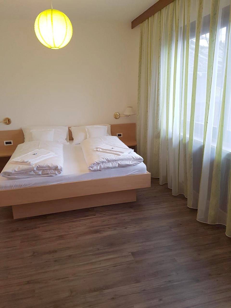 Ganze Wohnung, Apartment with Balcony in Marling, Ortleralpen