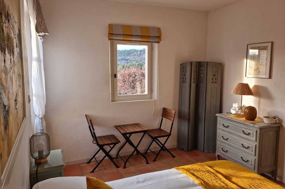 Charming, quiet house with view of the Luberon in Goult, Regionaler Naturpark Luberon