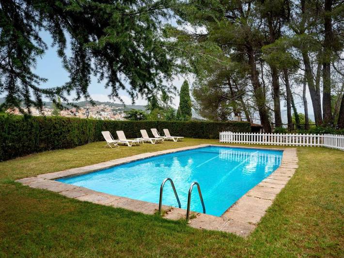 Casa de vacaciones para 16 personas, con piscina además de jardín y terraza - 1