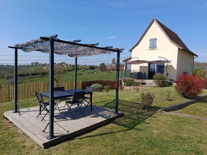Location de vacances pour 4 personnes, avec terrasse ainsi que vue et jardin, animaux acceptés à Beaulieu-sur-Dordogne - 4
