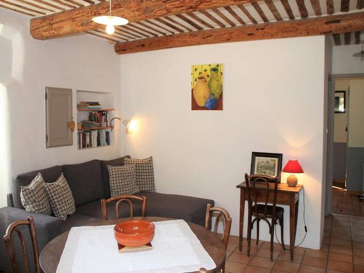 Location de vacances pour 6 personnes, avec jardin ainsi que terrasse et piscine, animaux acceptés à Lacoste - 2
