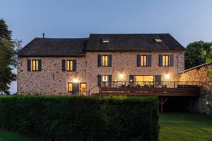 Location de vacances pour 15 personnes, avec jardin et terrasse à Le Grand-Bourg