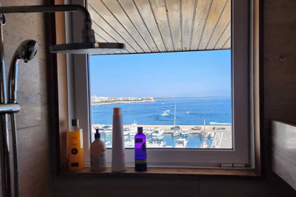Una Suite con Vistas de 180 Grados al Mar, con Piscina Privada en Modo Rooftop ! in L'Escala, Haut-Ampurdan