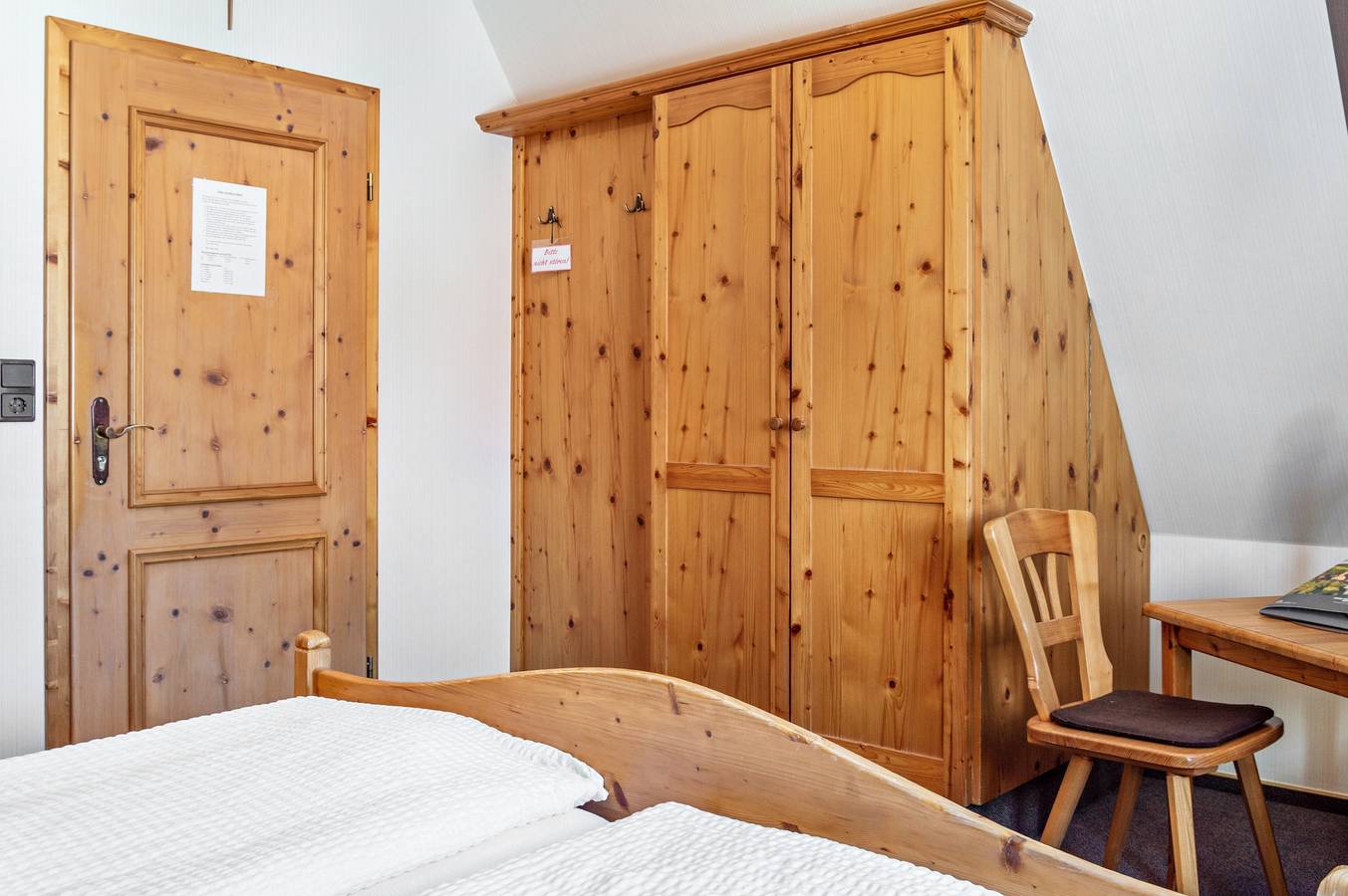 Zimmer 'Lutz - Zimmer 3' mit gemeinsamer Terrasse, gemeinsamem Garten und Wi-Fi in Iphofen, Fränkisches Weinland