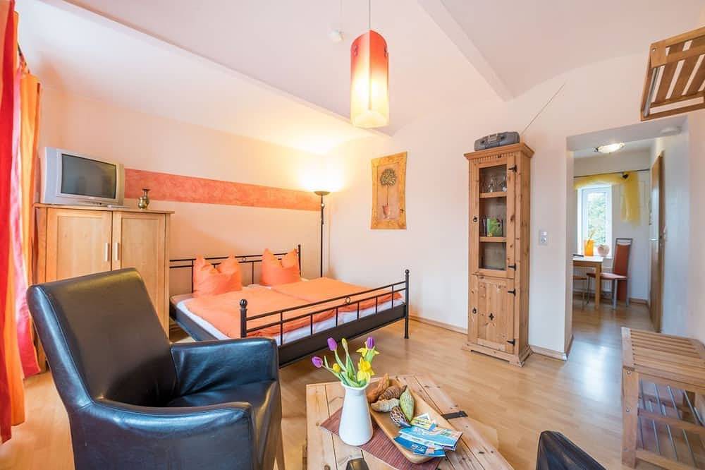 Entire apartment, Holiday Room Ii - Holiday Room Zur Quelle in Stralsund, Stralsund Surroundings