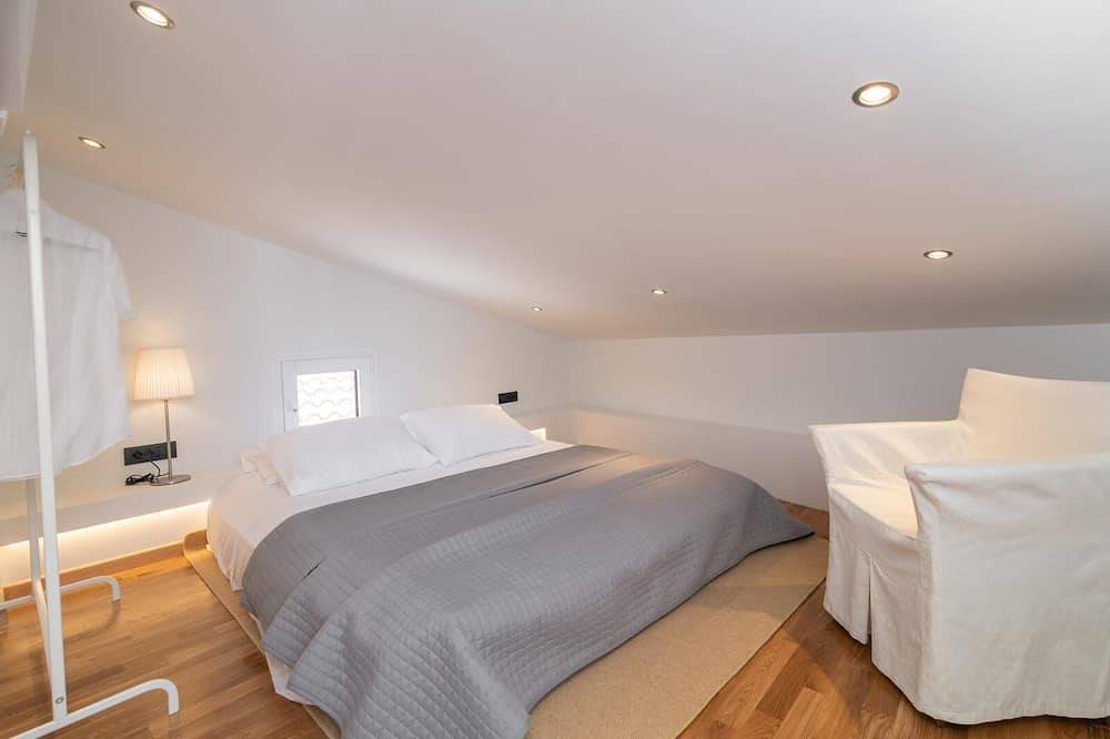 Ganze Wohnung, Minimal Loft with Sea View over Zakynthos Harbor! in Zakynthos Stadt, Zakynthos