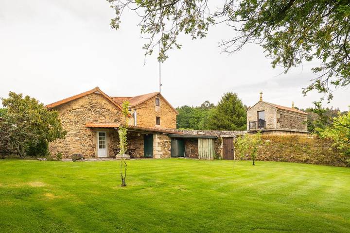 Casa rural para 6 personas, con jardín además de vistas y terraza en Bergantiños - 2