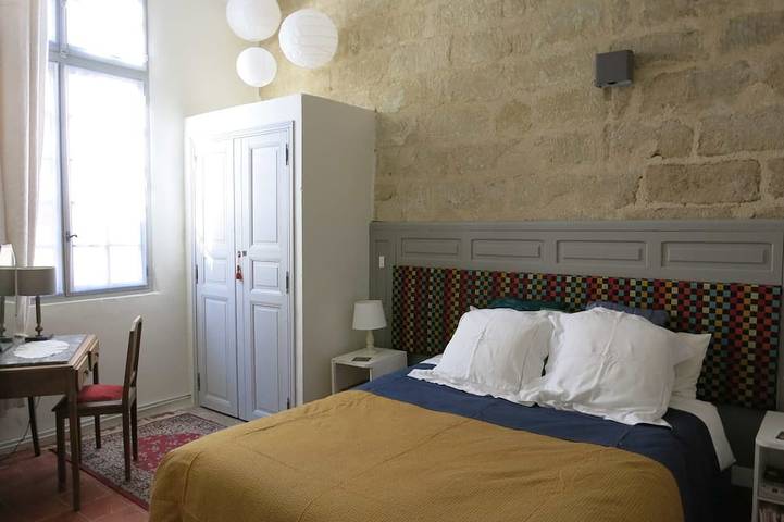 Gîte pour 4 personnes, avec terrasse ainsi que jardin et piscine à Montagnac - 2