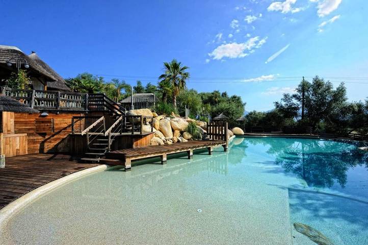 Gîte pour 4 personnes, avec bassin pour enfant ainsi que jardin et piscine à Belvédère-Campomoro - 3