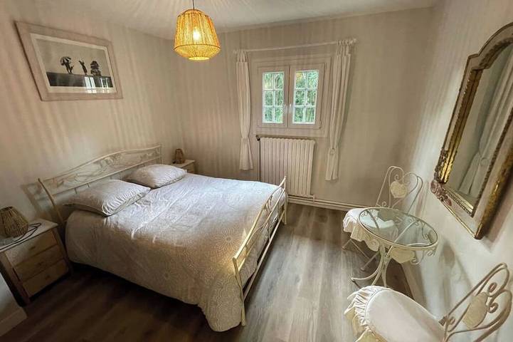 Location de vacances pour 8 personnes, avec terrasse ainsi que jacuzzi et jardin, animaux acceptés à Nogent-le-Rotrou - 4