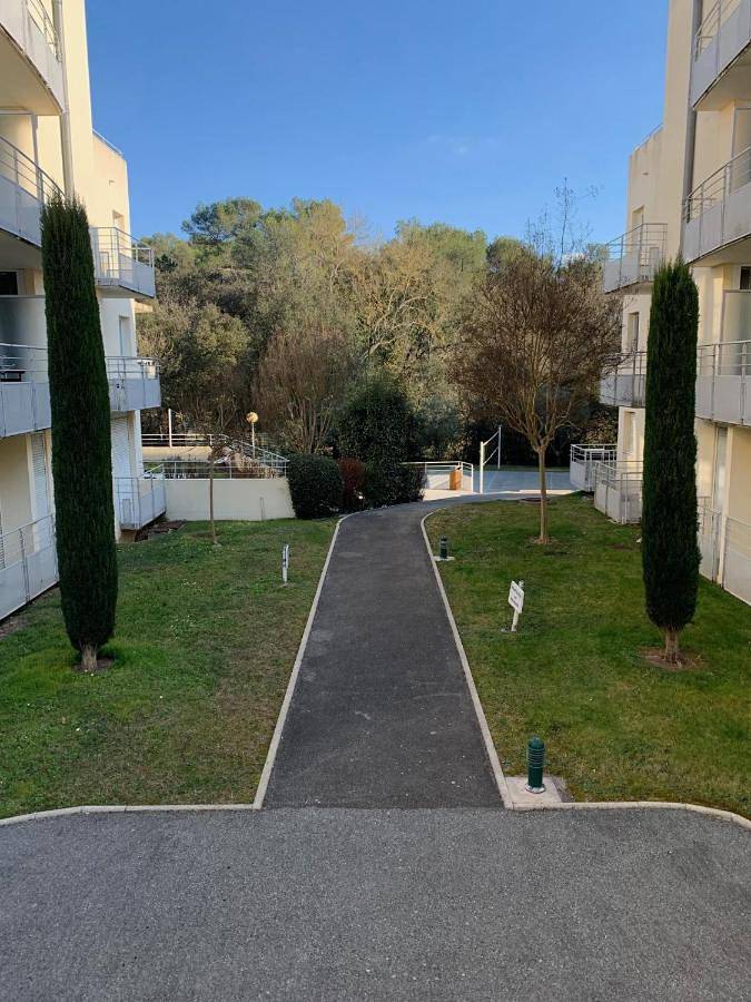 Gîte pour 4 personnes, avec terrasse et piscine à Sophia Antipolis - 3