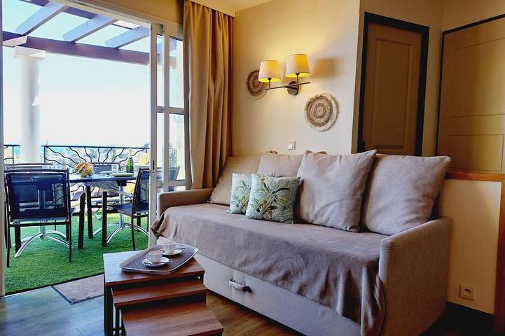 Gîte pour 4 personnes, avec piscine et jardin dans Golf De Cap Esterel - 4