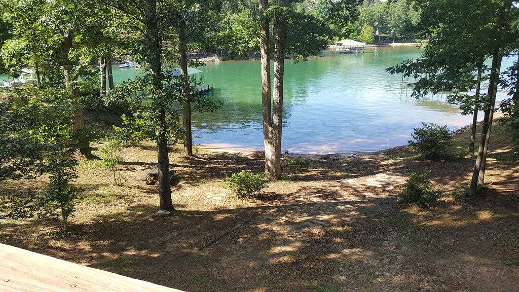 Ruhige Lage am See in der Nähe von Clemson Sc in White Harbor, Lake Keowee