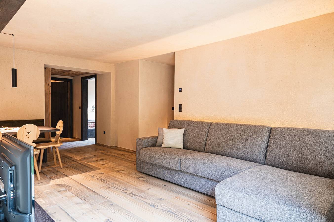 Ganze Wohnung, Ferienwohnung 'Adlerhorst Amsel' mit Terrasse, Gemeinschaftsgarten und Wlan in Kuppelwies, Ulten