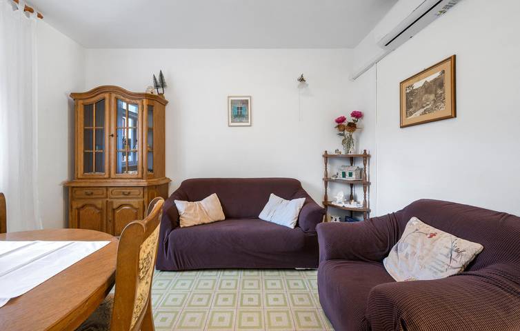 Gemütliche 1-Zimmer-Wohnung mit Terrasse in der Nähe des Flusses Krka in Raslina, Šibenik-Knin