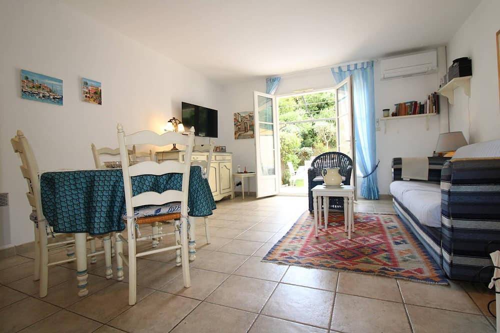 House for 4 people with air conditioning in a private domain with a pool located in Gassin in Gassin, Mediterranean Coast (France)