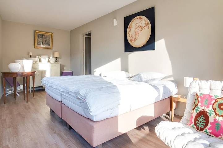 Location de vacances pour 12 personnes, avec jardin et piscine ainsi que sauna et terrasse à Anhée - 2