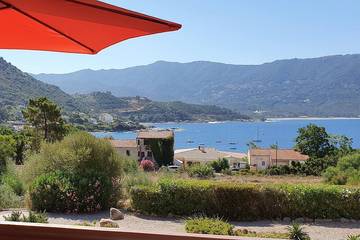 Gîte pour 4 personnes, avec balcon dans Plage de Tiuccia