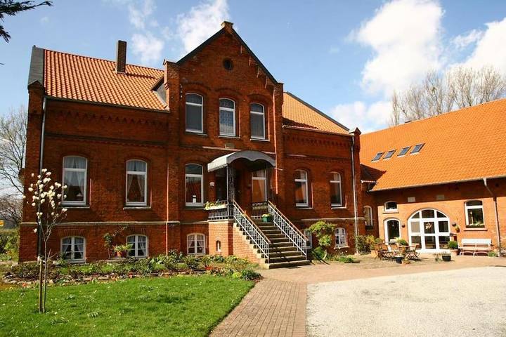 Ferienwohnung für 3 Personen, mit Terrasse und Garten sowie Ausblick
