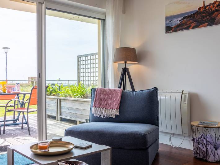 Appartement entier, Appartement 'Les Pieds Dans L'eau' avec vue sur la mer, terrasse privée et Wi-Fi in Trébeurden, Côte de Granit Rose