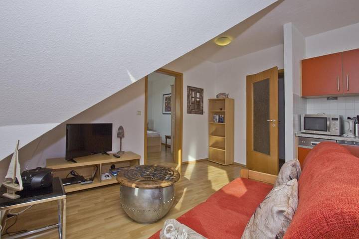 Apartamento entero, Ruhige Lage und mit Gartennutzung, nah am Meer - Höftresidenz FeWo 25 in Alt Reddevitz, Mönchgut