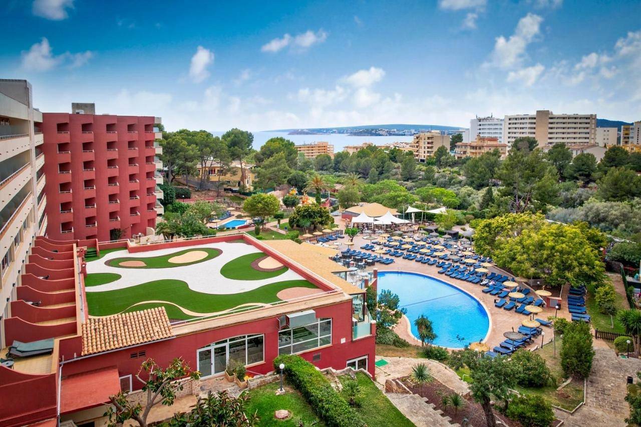 Hotel for 10 people with hot tub in Portals Nous, Calvià