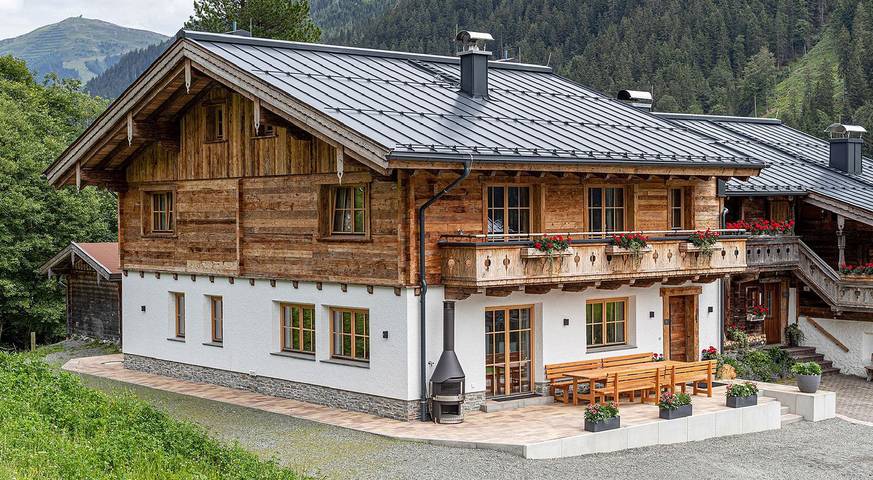 Chalet für 19 Personen, mit Terrasse in Saalbach-Hinterglemm-Leogang