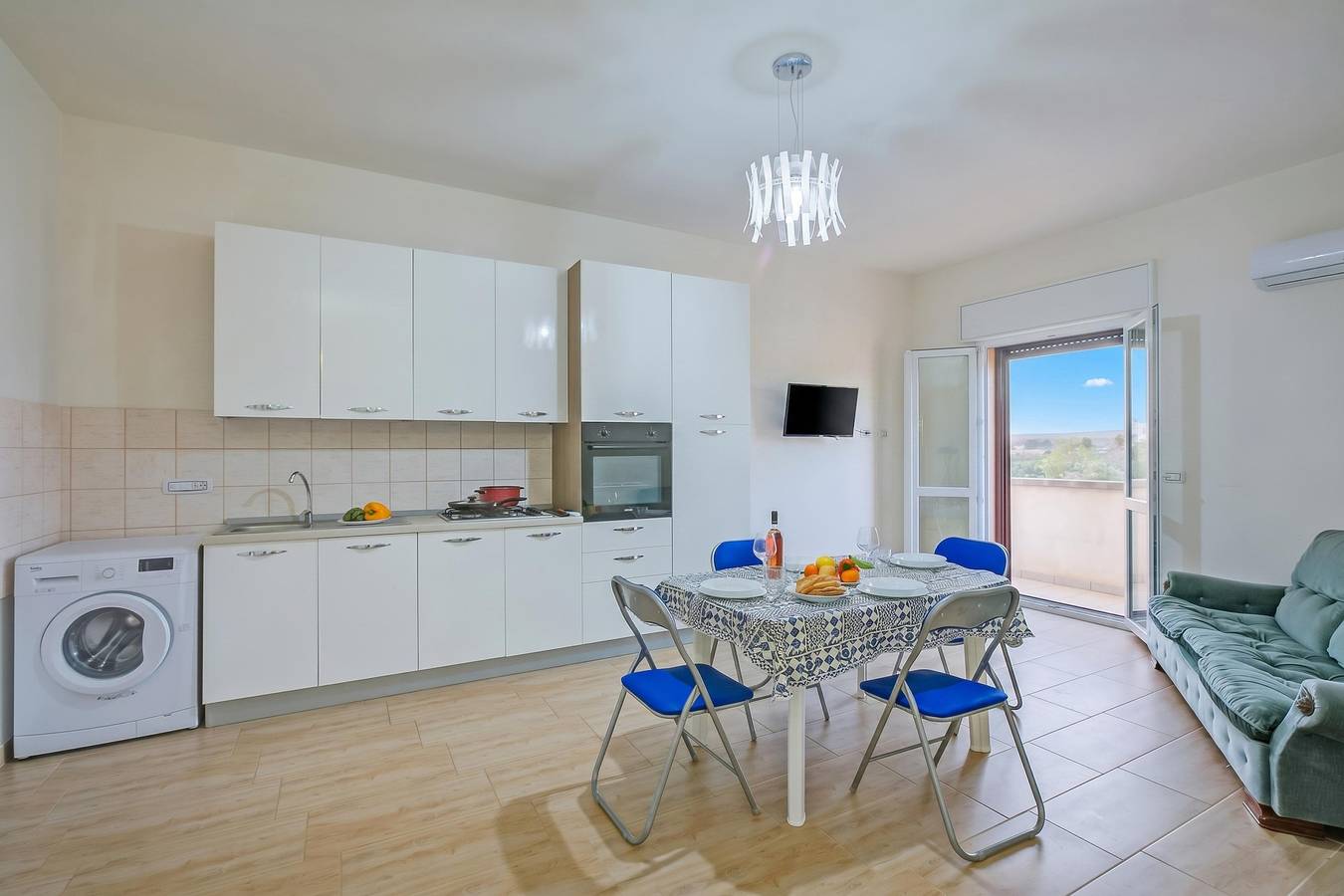 Entire apartment, Le Bianche Apt 4 - terrace near the Sea in Manduria, Gulf of Taranto