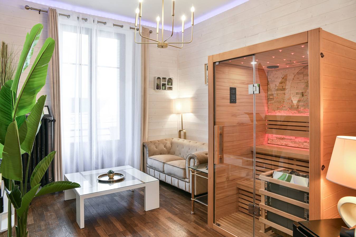 Entire apartment, Apartment 'Glamour Jacuzzi Privé Chambéry' with Wi-Fi in Chambéry, Chambéry region