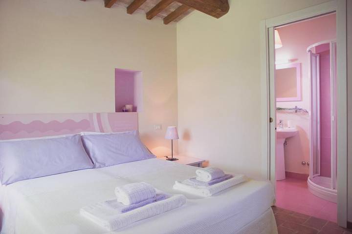 Location de vacances pour 2 personnes, avec piscine ainsi que jardin et vue, animaux acceptés à Loro Piceno - 4