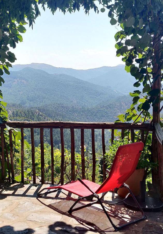 Location de vacances pour 5 personnes, avec Terrasse et Vue à Moissac-Vallée-Française
