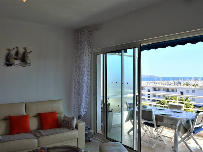 Gîte pour 4 personnes, avec piscine dans Office De Tourisme Cavalaire - 2
