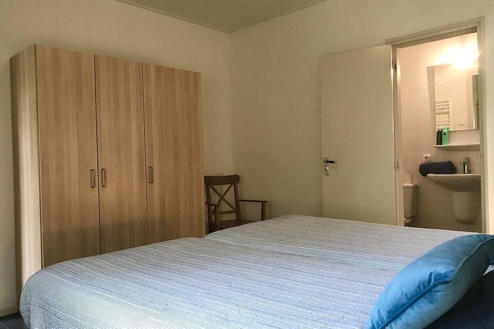Geräumiges und komfortabel eingerichtetes Familienhaus, 10 Min zu Fuß zum Strand in Renesse Strand, Renesse