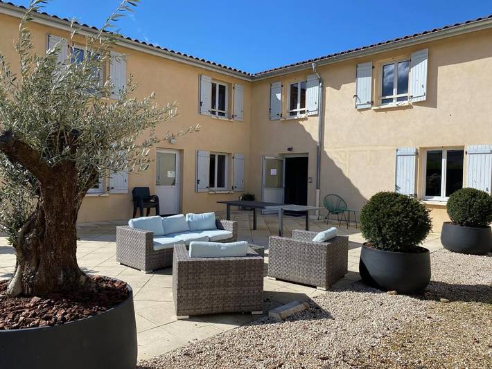 Chambre d’hôte pour 3 personnes, avec vue ainsi que terrasse et jardin