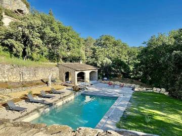 Cottage pour 8 personnes, avec piscine et jardin, animaux acceptés à Le Beaucet